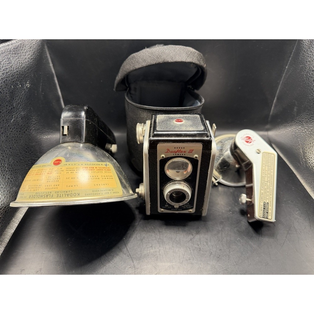 Kodak Duaflex III Vintage TLR Camera w Flash Units Case